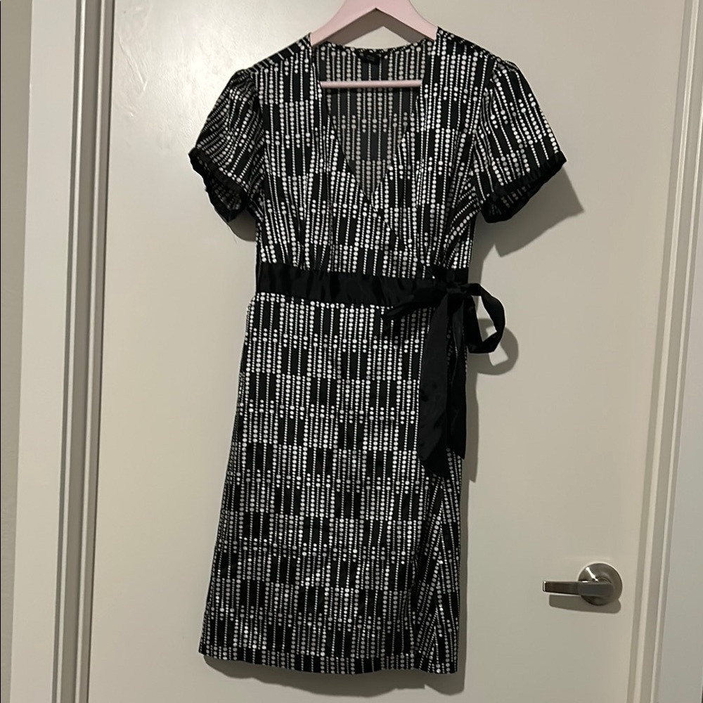 Elegant Black and White Patterned Dress
